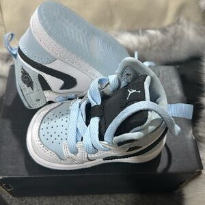 2c ice blue Jordan’s
